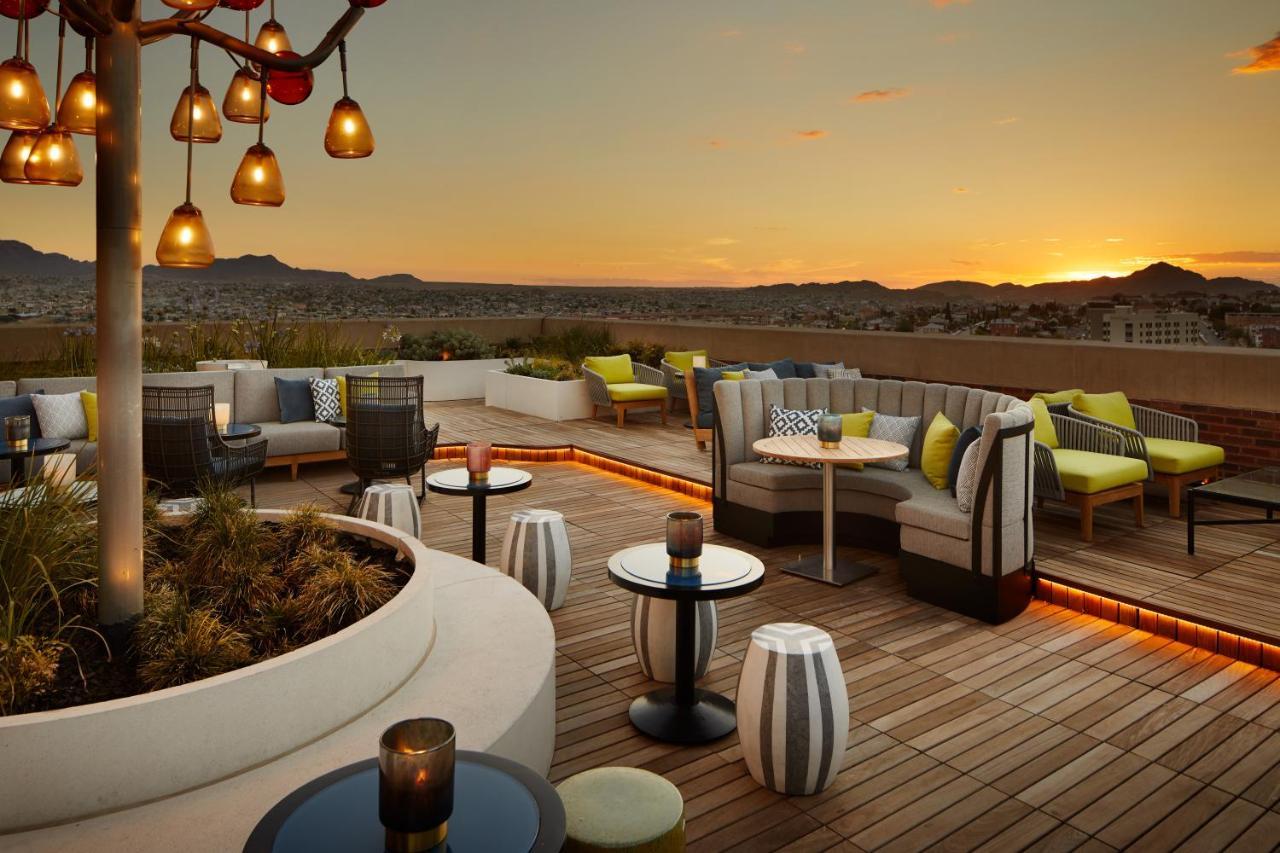 فندق ذا بلازا بايونير بارك إل باسو المظهر الخارجي الصورة The rooftop lounge at the Hilton Scottsdale Resort and Villas