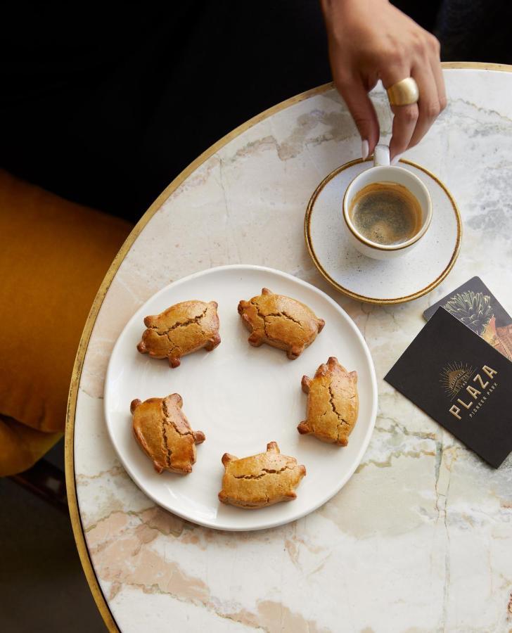 فندق ذا بلازا بايونير بارك إل باسو المظهر الخارجي الصورة Coffee and pastry at Plaza